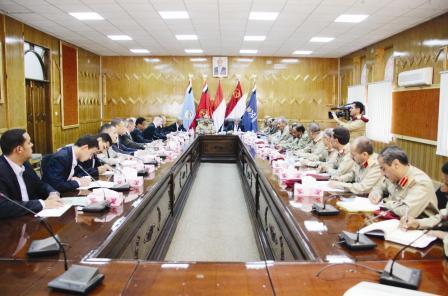 جانب من اجتماع اللجنة العسكرية أمس